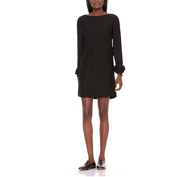 Banana Republic - Ruffle-Cuff Button-Back
Dress / 4P / Black - Picture 1 of 7